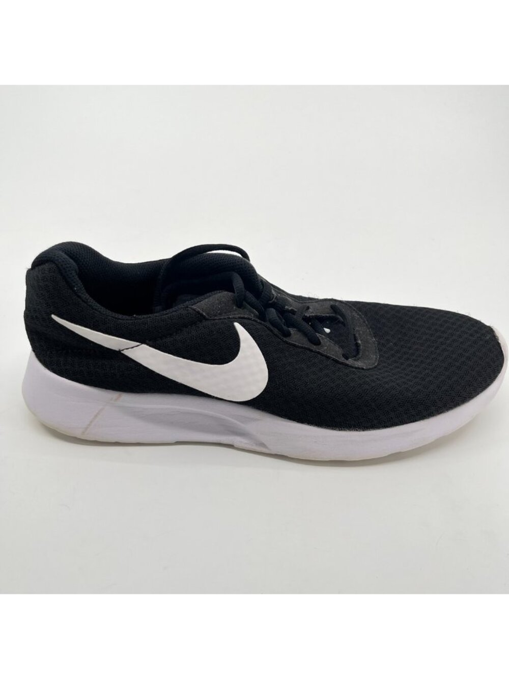 Nike Tanjun Womens Size 11 Black White Athletic Running Walking Shoes Sneakers